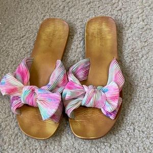 31:25 tie die flip flops